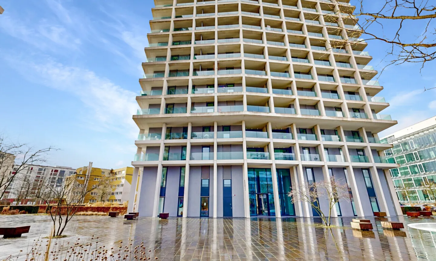 Moderne 2.5-Zimmer-Wohnung mit Skyline Flair - Photo 1 of 11