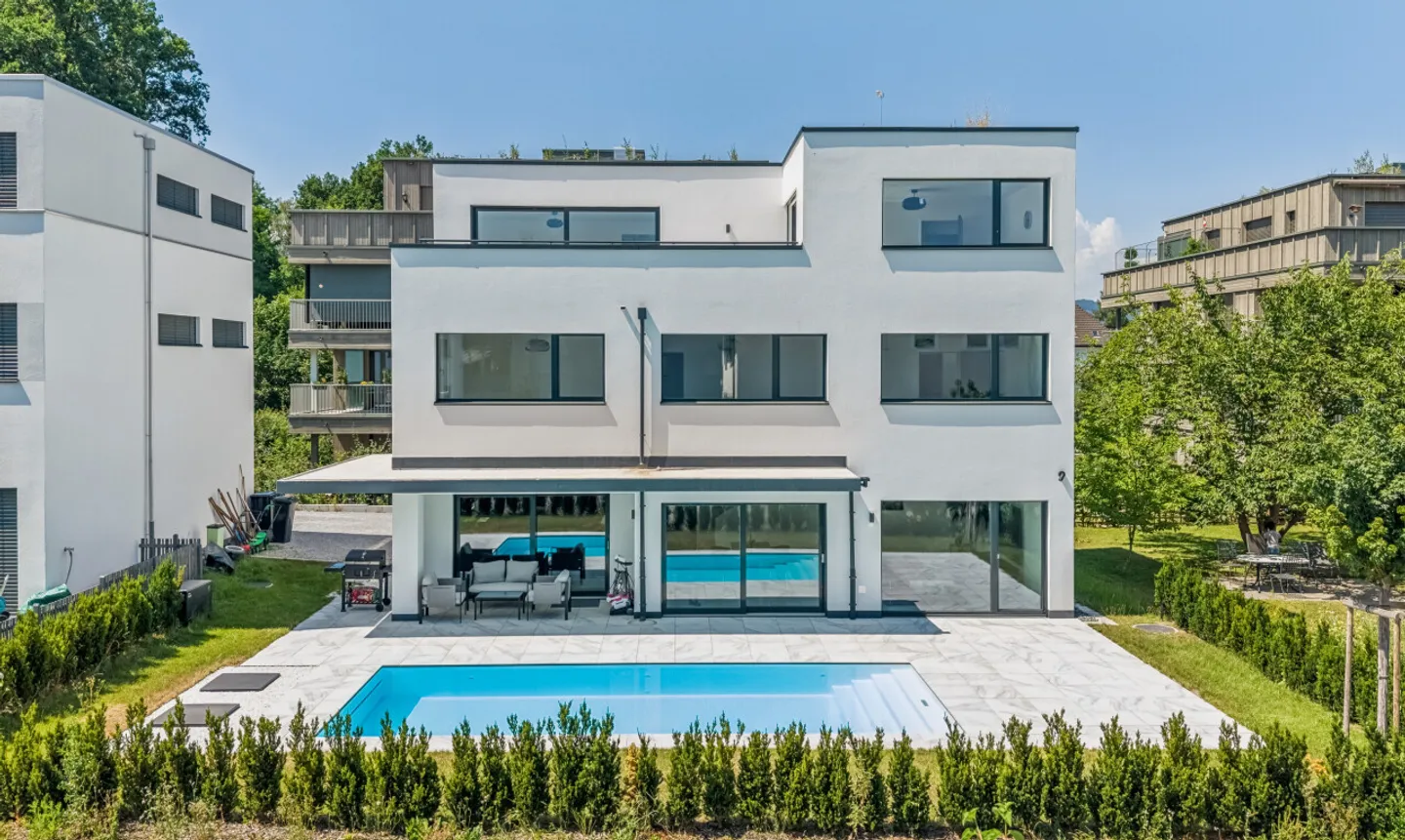 Luxurious 7.5 Room House with Outdoor Pool - Exclusive Living in Suhr - Photo 1 of 11
