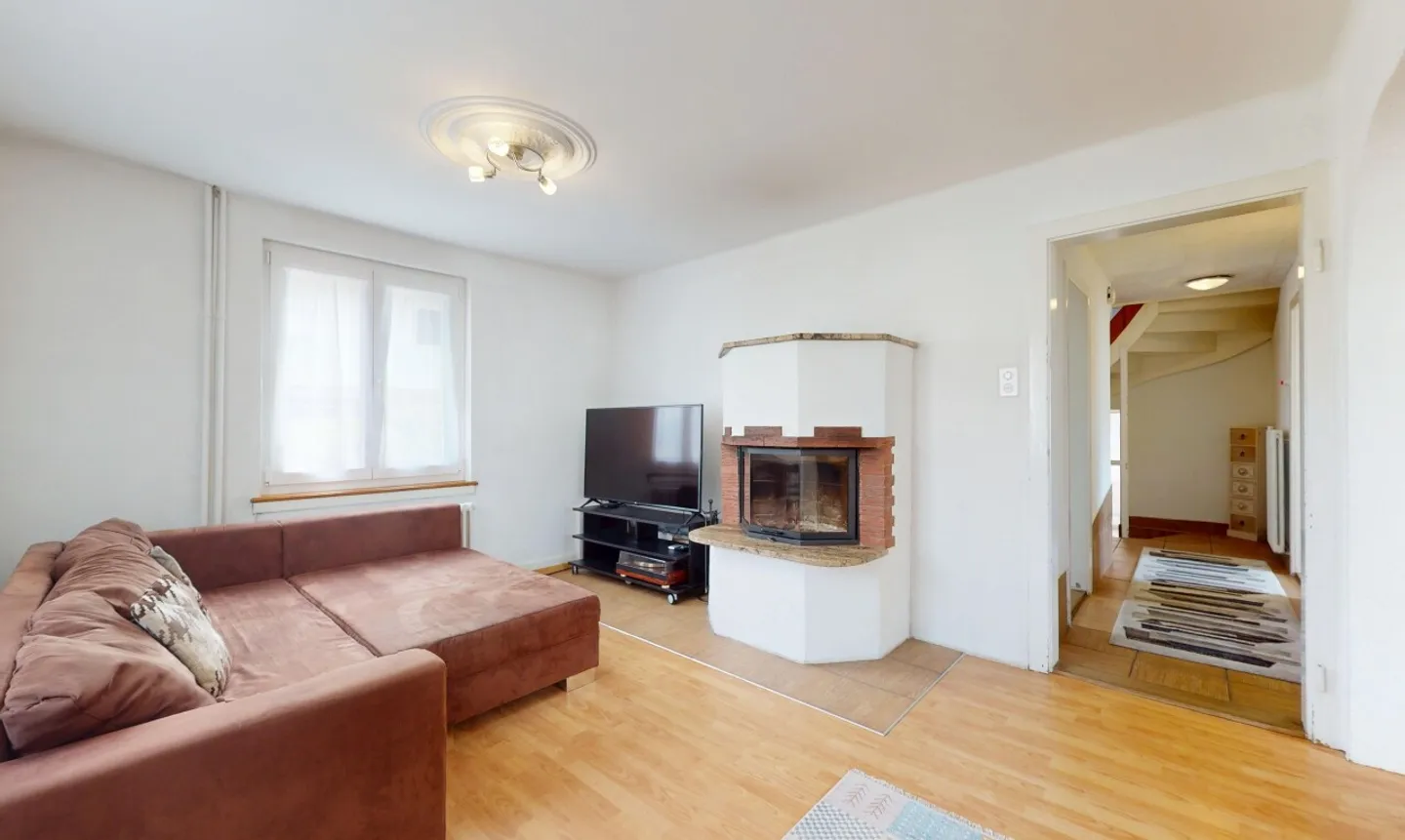 Maison individuelle 8 pièces avec appartement séparé et réserve de terrain - Photo 4 sur 11