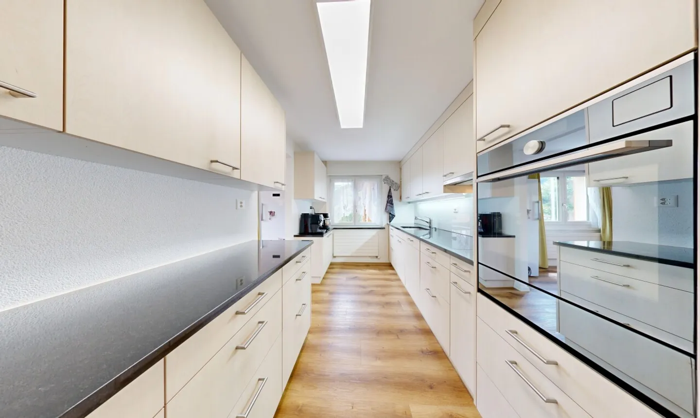 Detached house with plenty of space, surroundings and unobstructed views - Photo 4 of 11