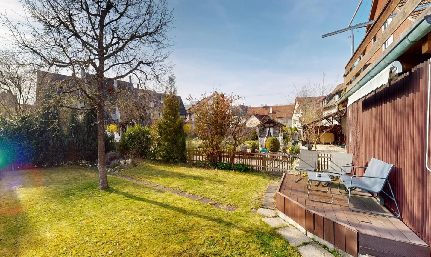 Vivere spazioso con terrazza, giardino e tanto comfort - Foto 1 di 11