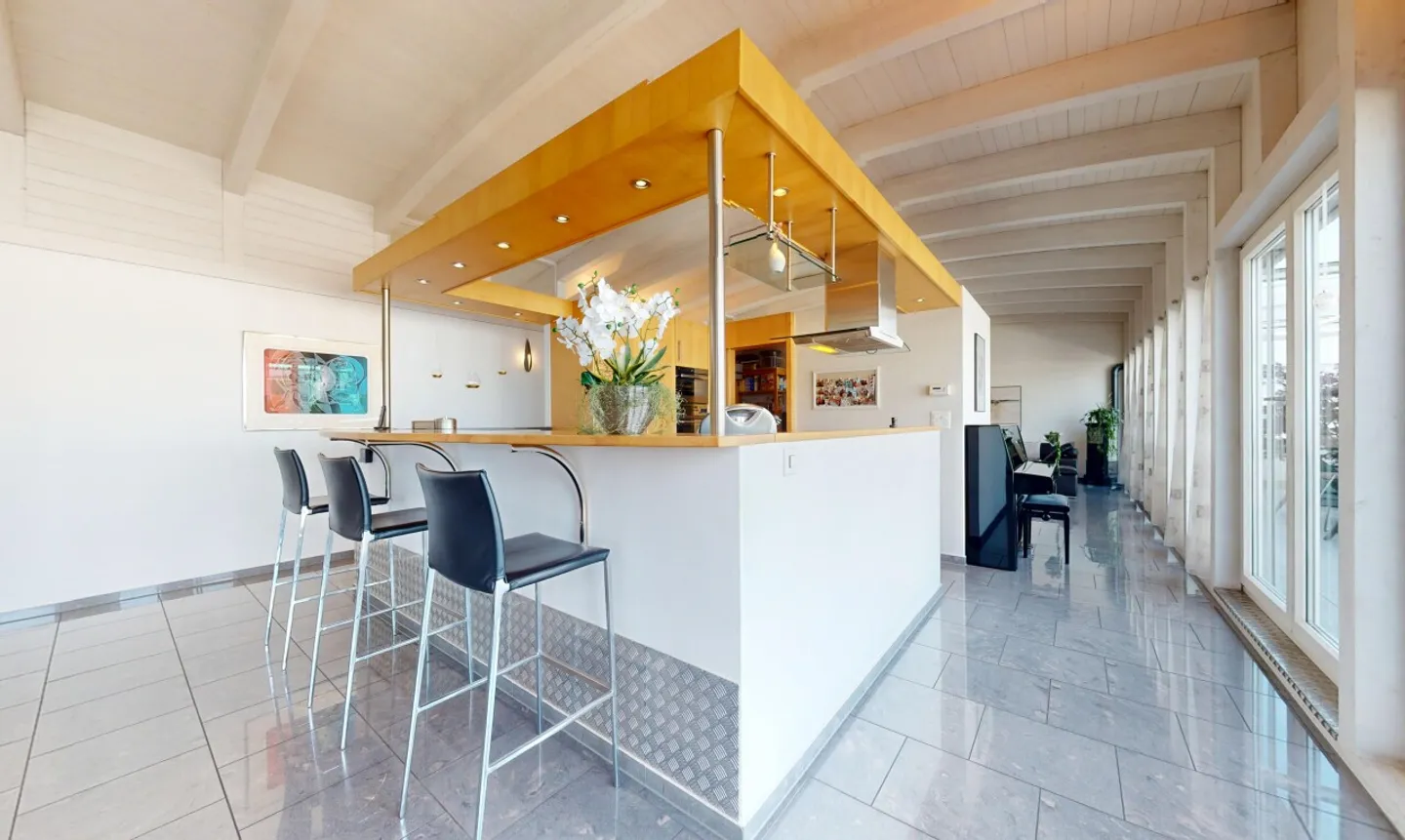 Edificio residenziale e commerciale attraente con appartamento elegante - Foto 1 di 13