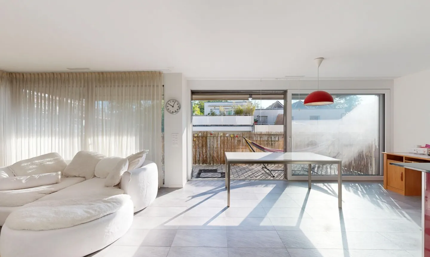 Appartement moderne avec balcon - Photo 1 sur 13