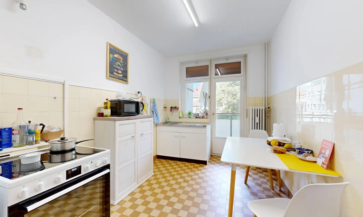 High-yielding multi-family house with 9 apartments and development potential in Basel - Photo 12 of 13