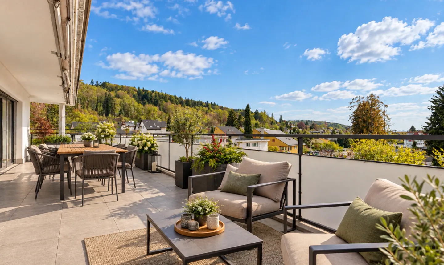 Appartement penthouse de 5,5 pièces élégant avec vue dégagée - Photo 2 sur 13