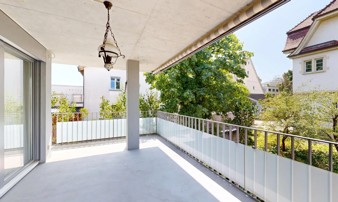 Spacious Apartment with Large Balcony - Photo 10 of 11