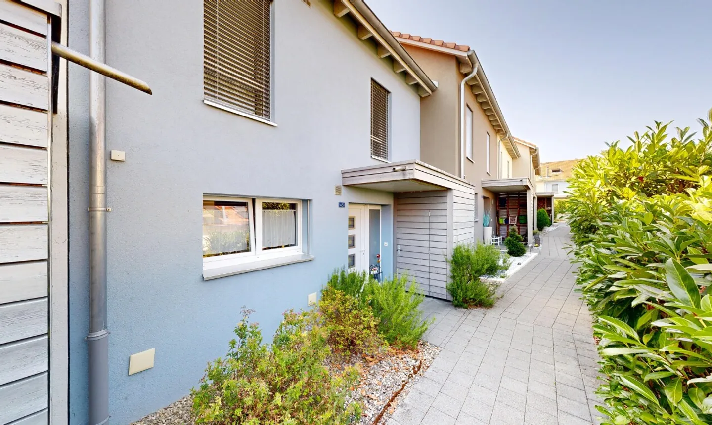 Wunderschönes Familienhaus mit 6,5 Zimmern - 170 m² in Marin - Foto 1 von 11
