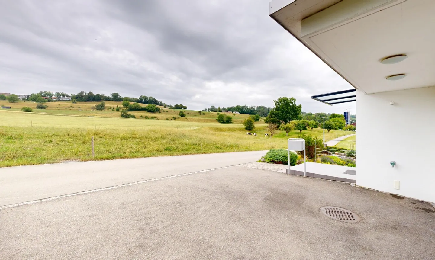 Well-maintained 6-room single-family house with a view in Uesslingen TG - Photo 4 of 11