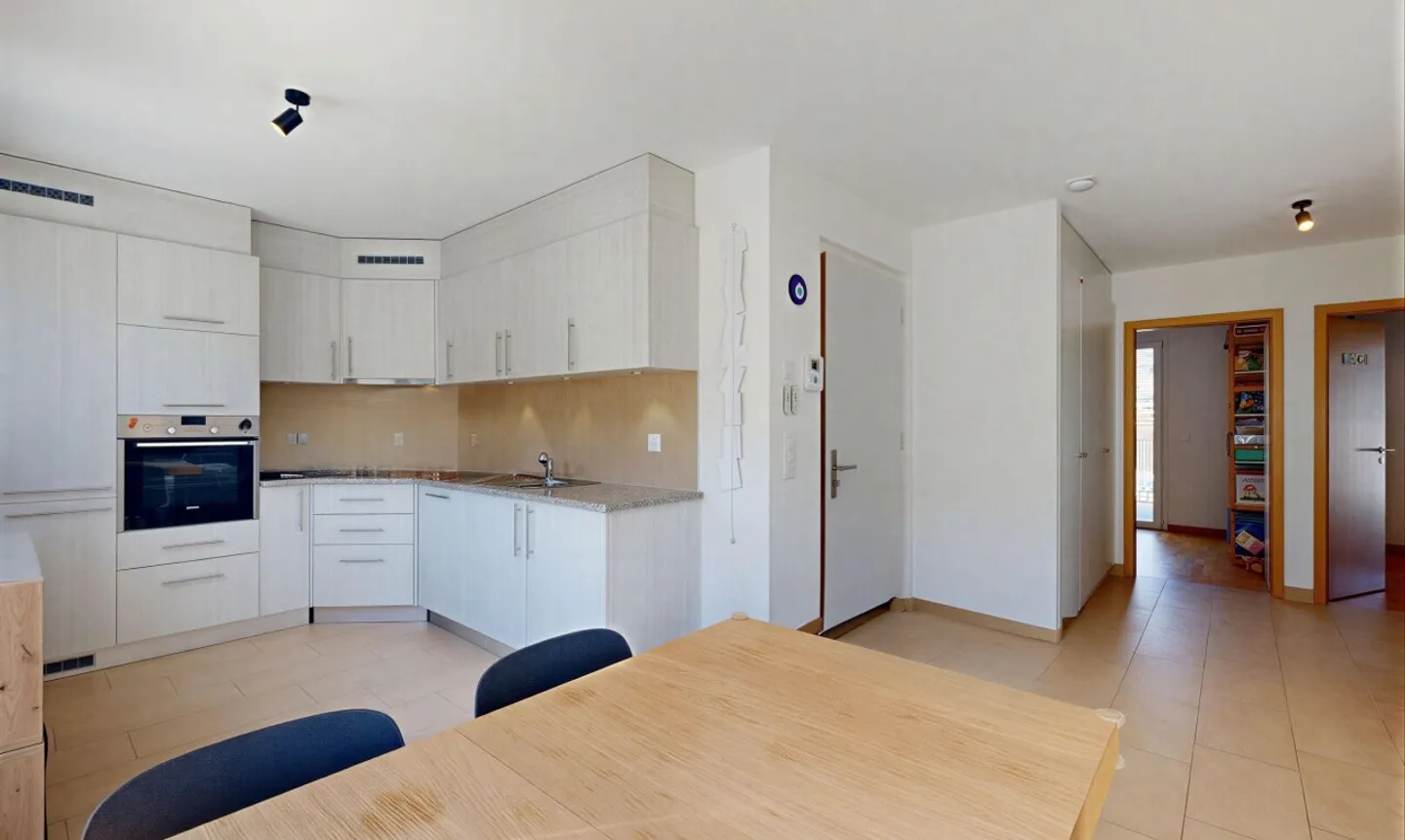 Stunning Penthouse in Sion - Photo 3 of 11