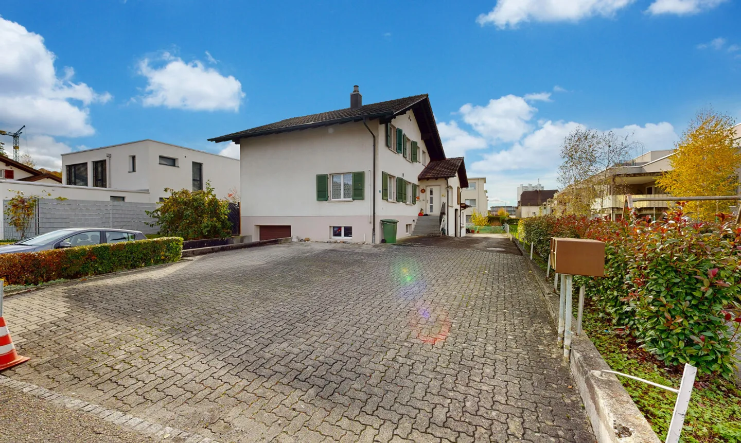 Maison familiale avec appartement sous les combles, atelier et abri - Photo 3 sur 11