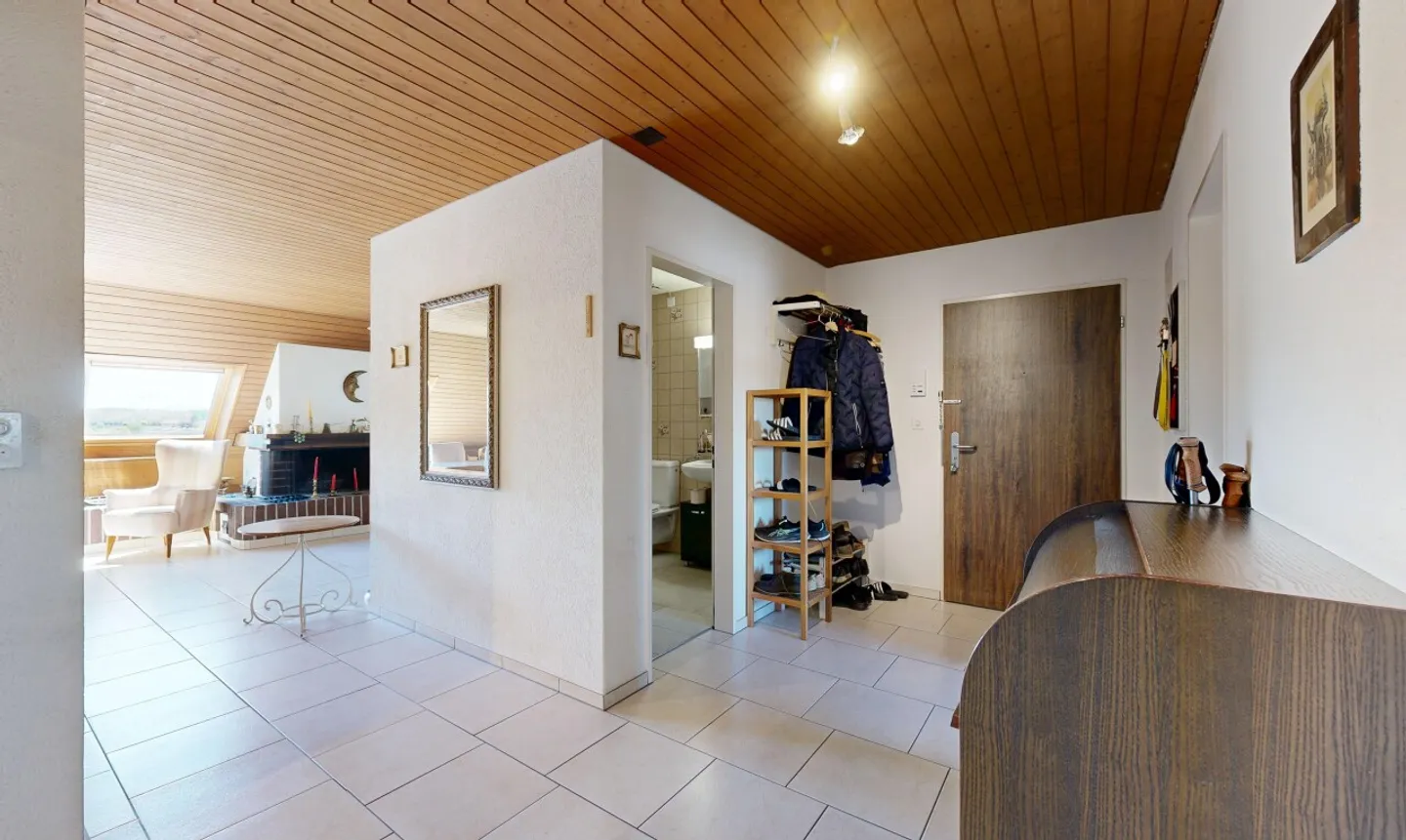 Spacieux appartement de 4.5 pièces avec cheminée et vue panoramique - Photo 5 sur 11