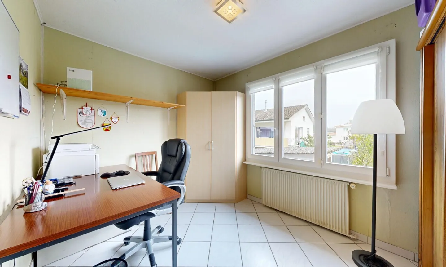 Renovated Family House: Garden, Terrace & Independent Potential - Photo 8 of 11