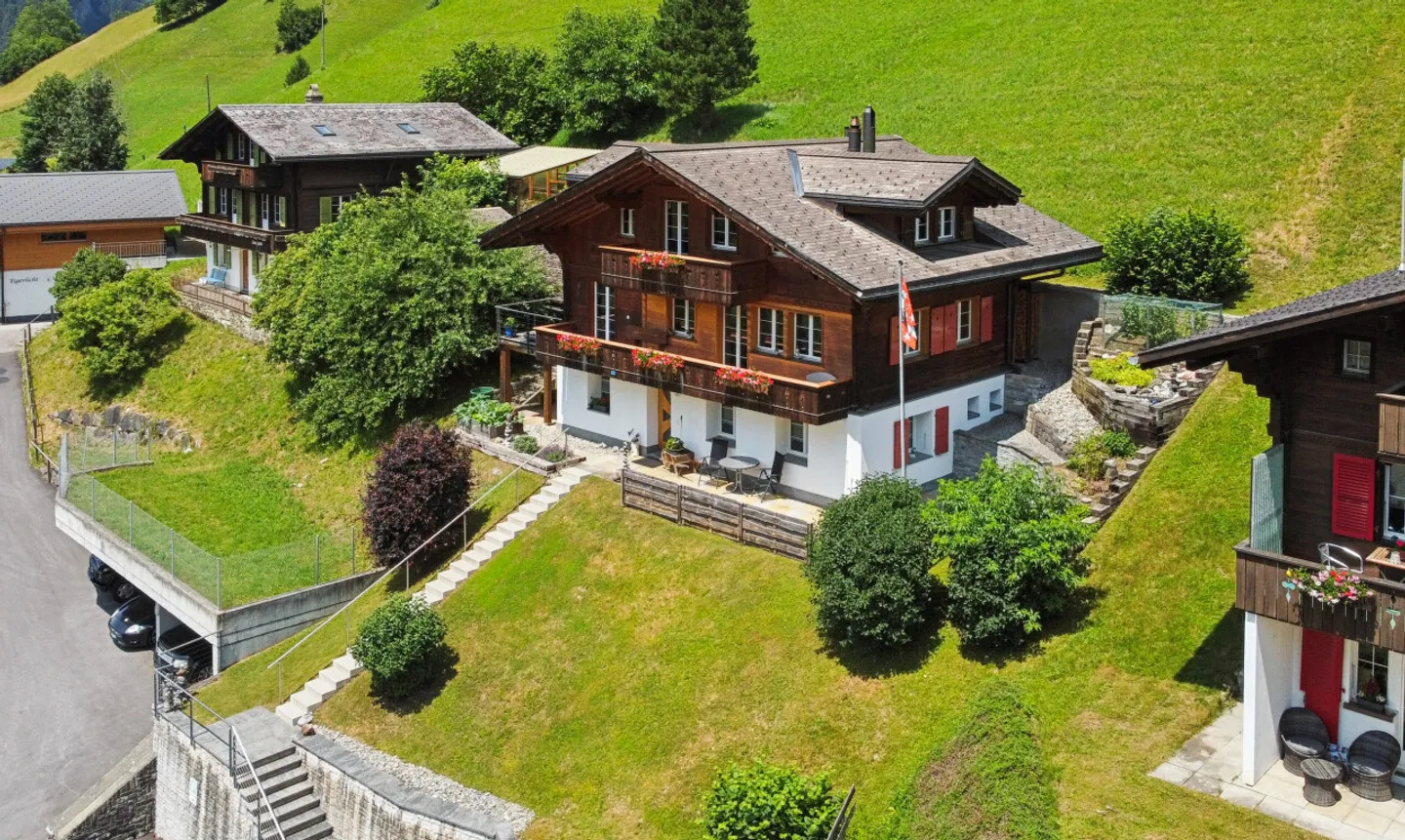 Family Living with Apartment and Mountain Panorama - Photo 1 of 11