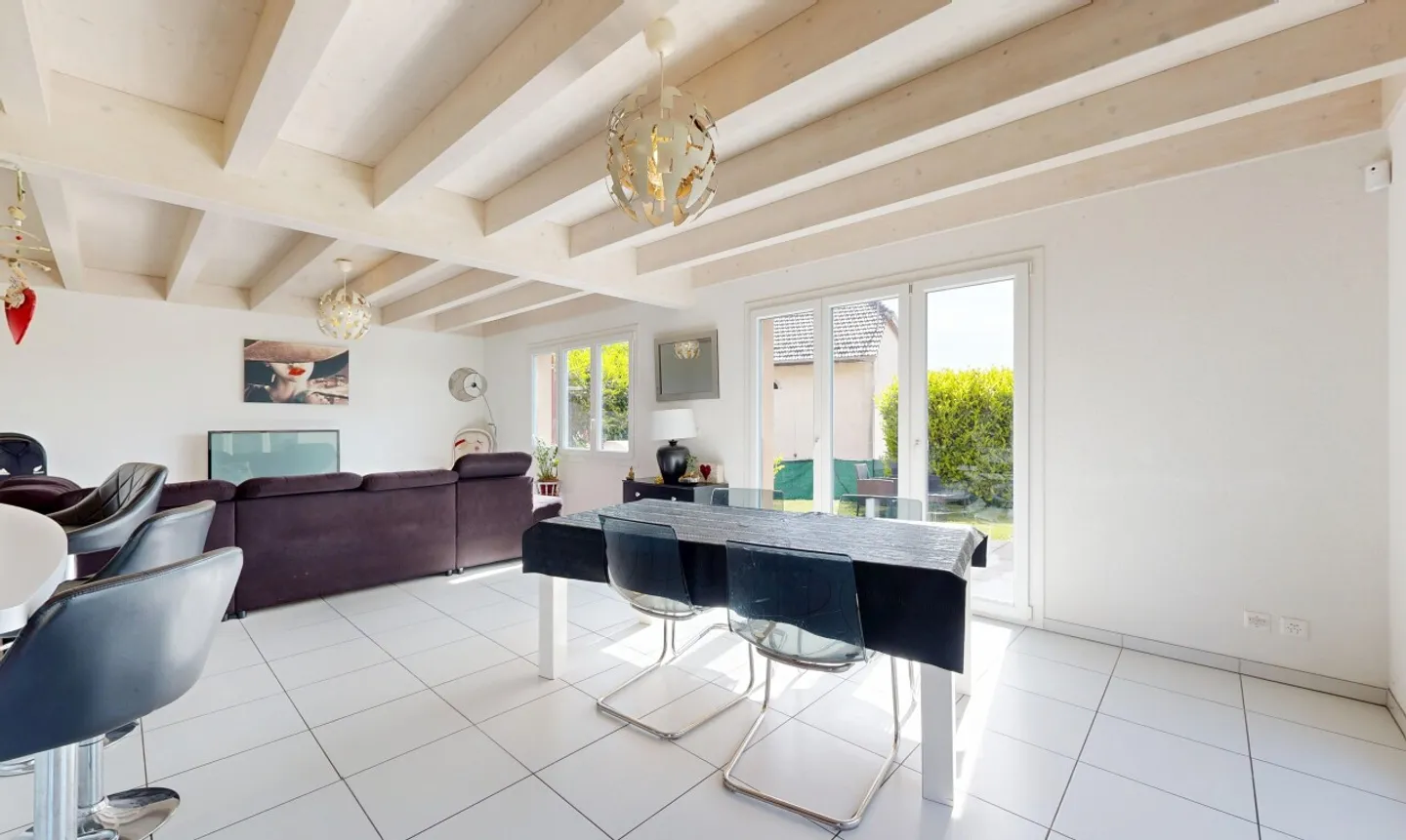 Schönes Einfamilienhaus mit 5,5 Zimmern - Foto 4 von 11