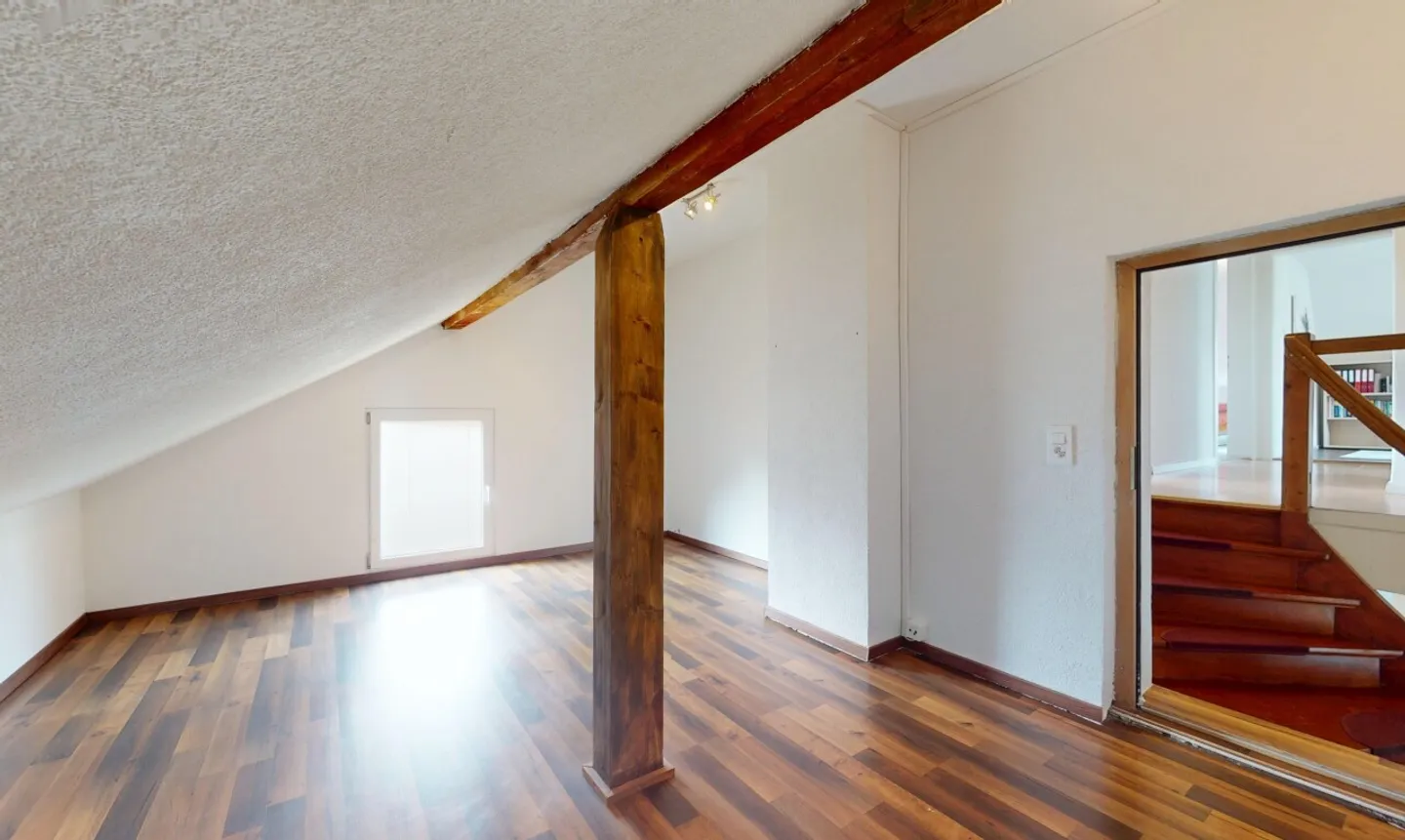 Maison individuelle 8 pièces avec appartement séparé et réserve de terrain - Photo 7 sur 11