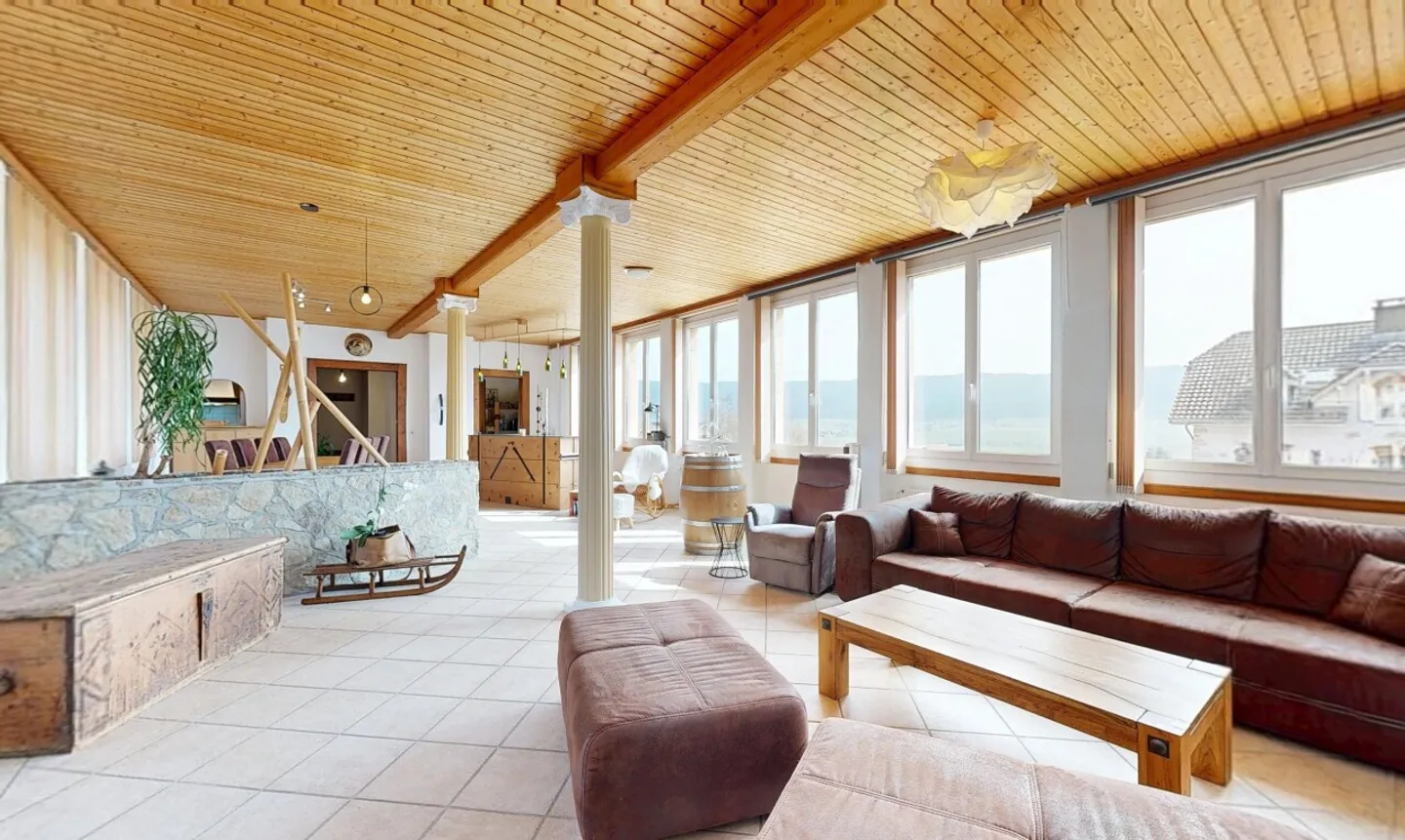 Geräumiges Familienhaus mit Mietpotential - Foto 3 von 11