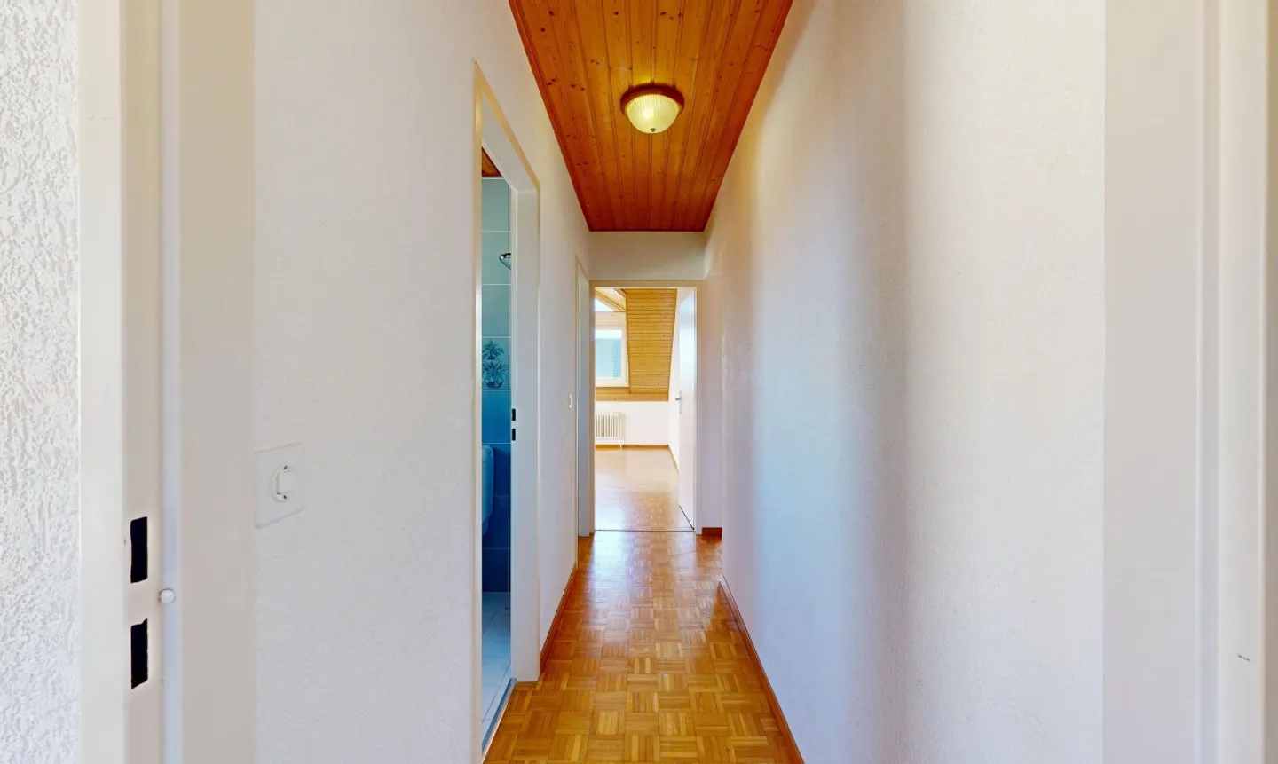 Duplex spacieux en attique près de la gare - Photo 9 sur 11