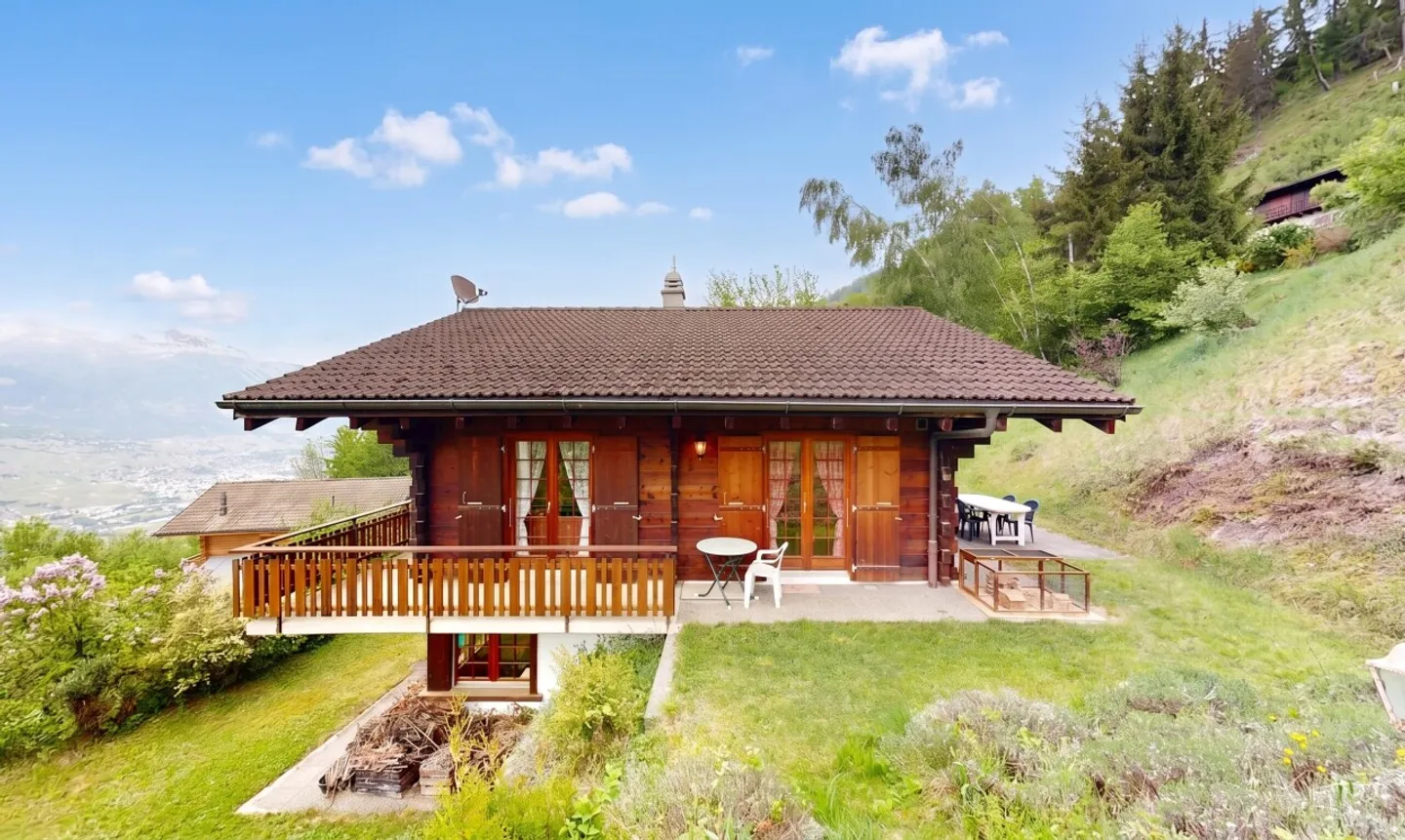 Authentische Blockhütte in den Höhenlagen von Grône - Foto 3 von 11