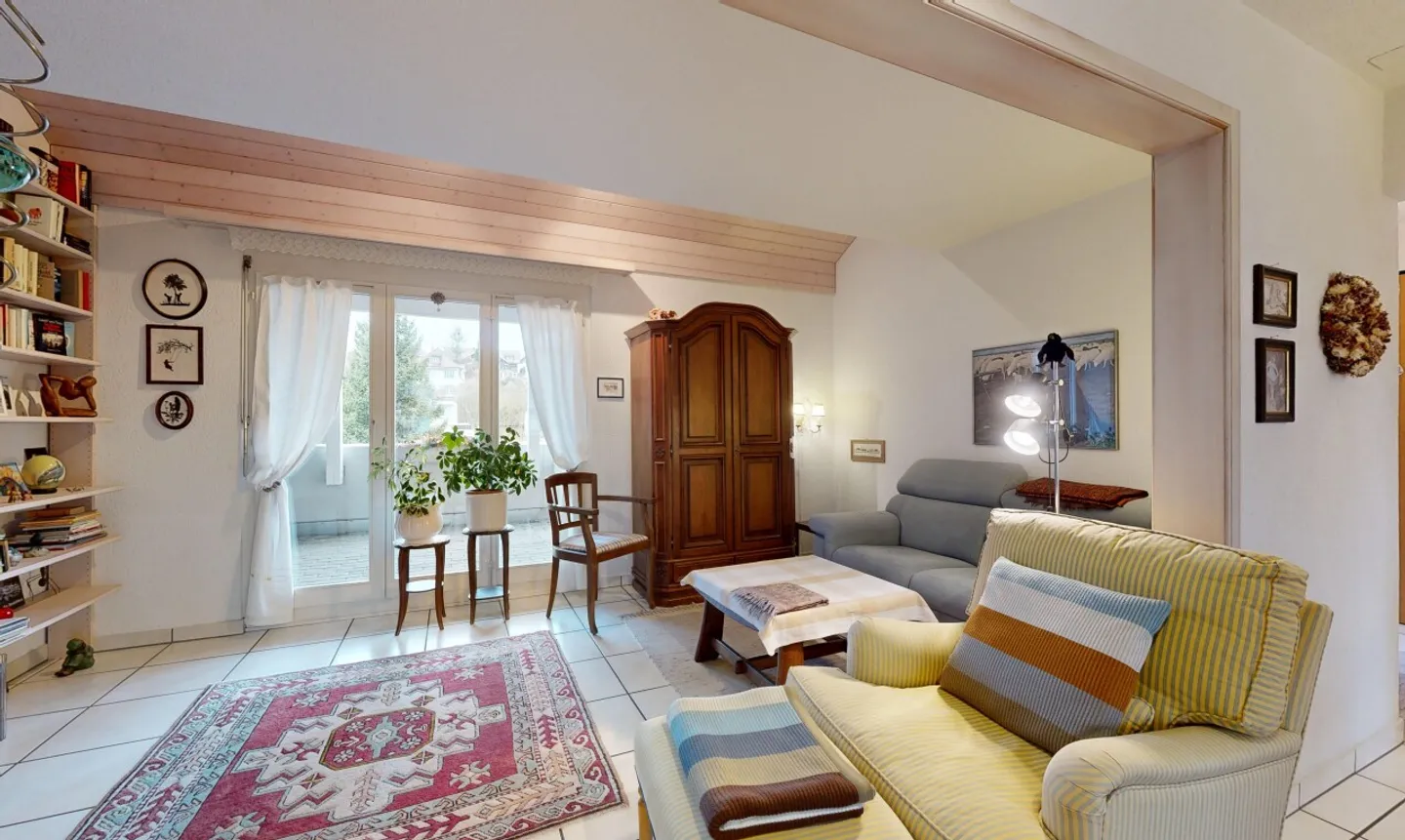 Exclusive penthouse maisonette with large terrace and development potential - Photo 4 of 13