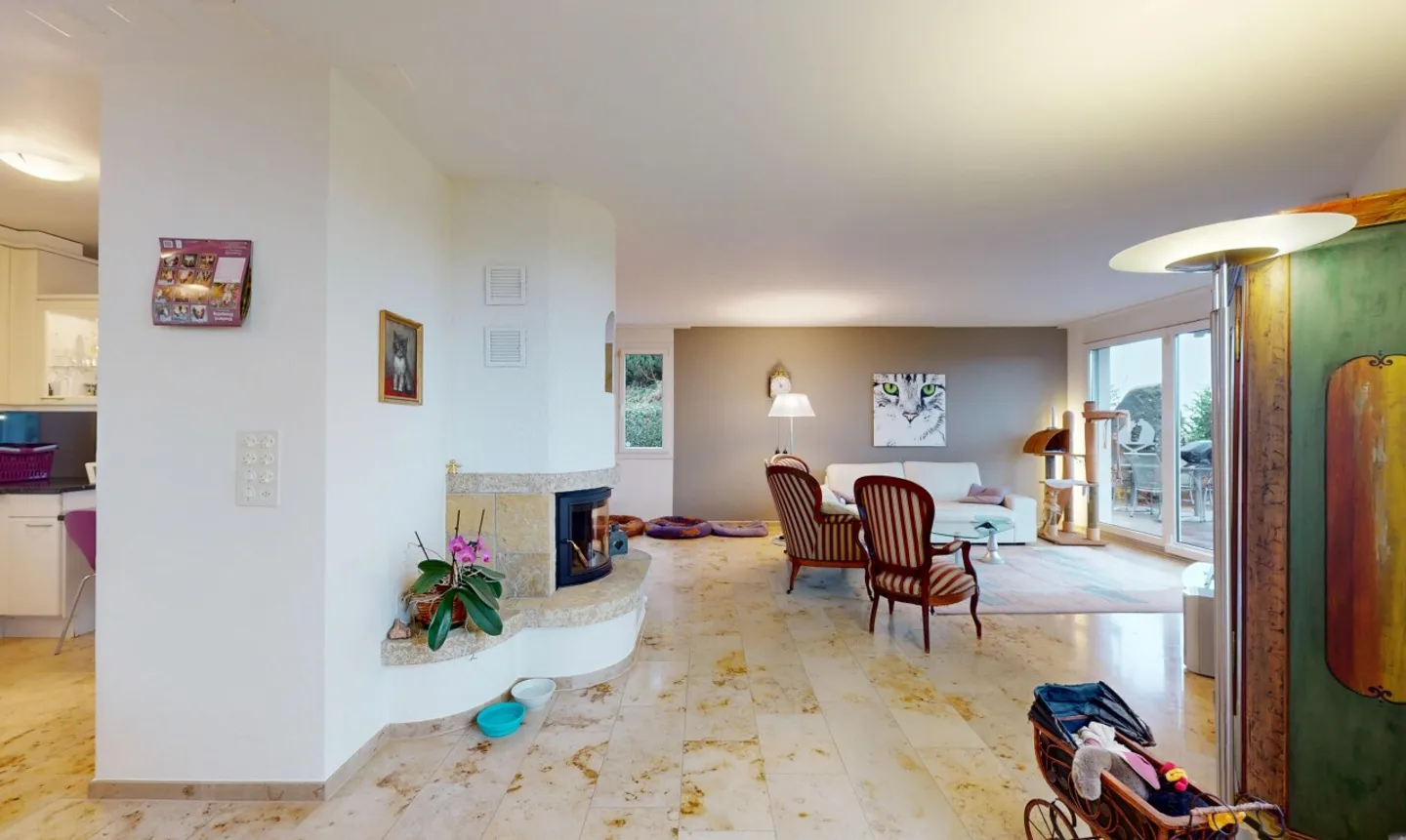 Casa unifamiliare luminosa con vista libera - Foto 3 di 13