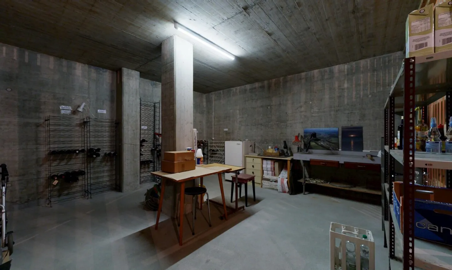 Exclusive penthouse maisonette with large terrace and development potential - Photo 12 of 13