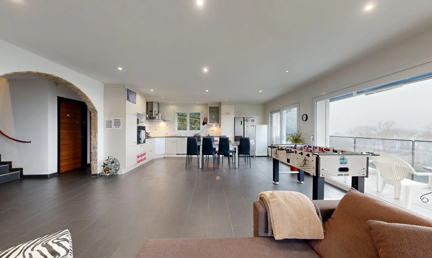 This magnificent house with a view of the lake! - Photo 5 of 11