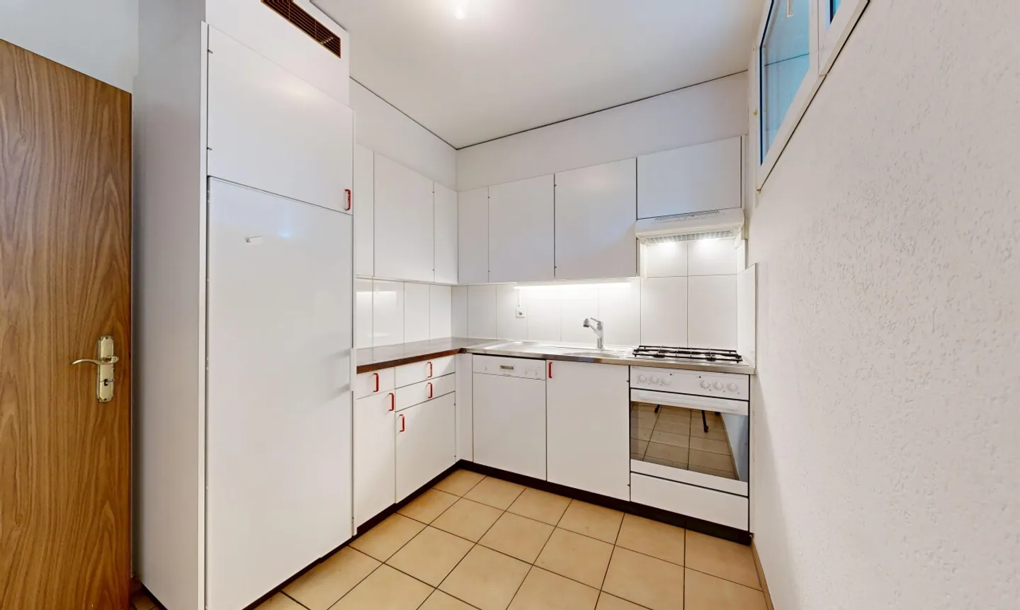 Practical 4-room apartment with large balcony in the Längi district - Photo 4 of 11