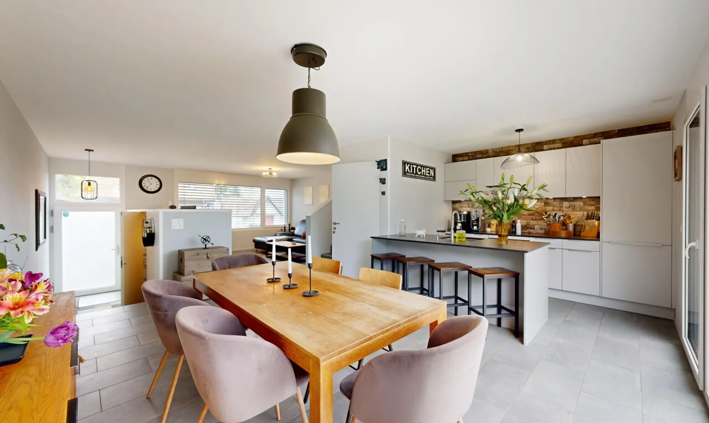 Reihenhaus mit privatem Garten und Blick auf den See! - Foto 3 von 11