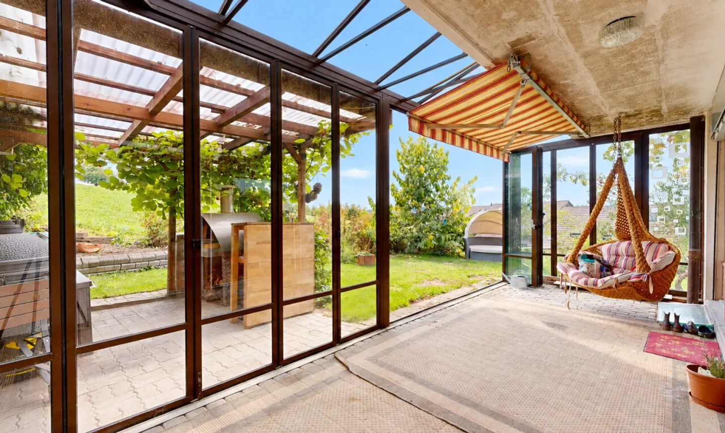 Living with a View and Garden Paradise in Niederscherli - Photo 9 of 11