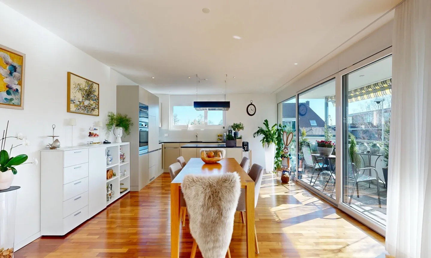 Living with Comfort: 4.5 Rooms, Spacious and Modern - Photo 1 of 11