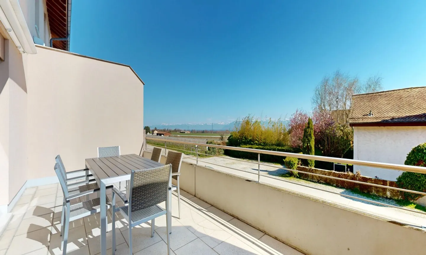 Villa mitoyenne avec vue dégagée sur les Alpes et le lac - Photo 7 sur 11