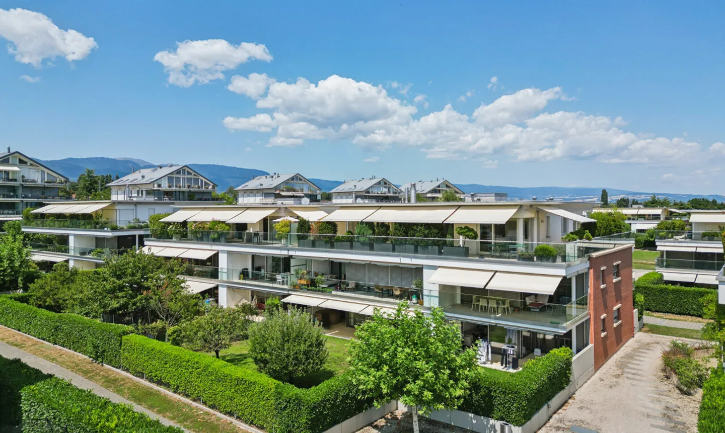 Superbo attico di 5 stanze, vista lago e montagne - Foto 4 di 13