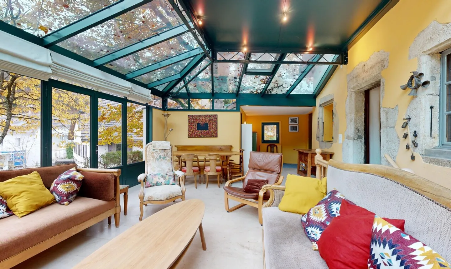 Casa familiare con 2 unità, grande giardino e vista sulla foresta - Foto 2 di 11