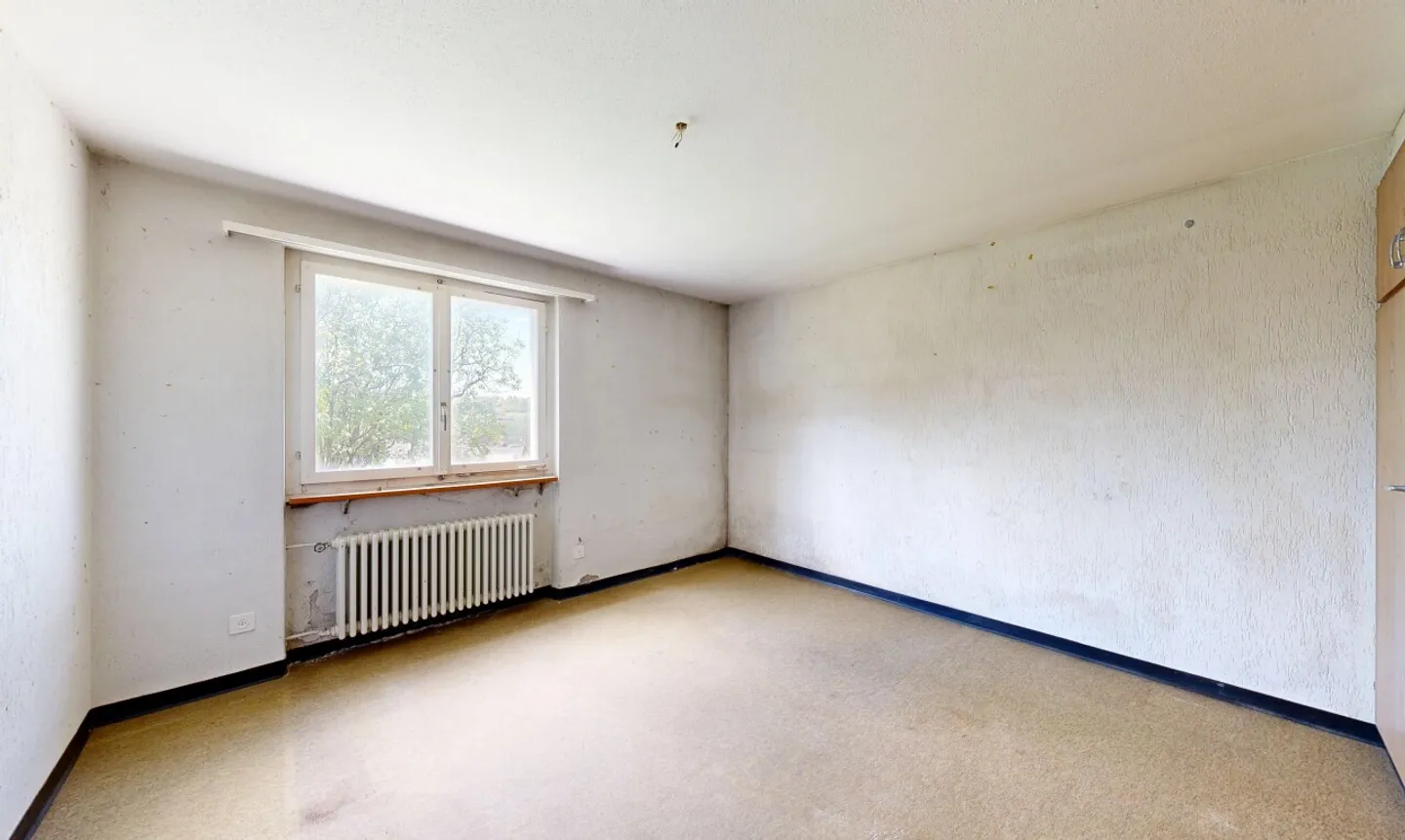 Maison individuelle avec beaucoup de potentiel dans un endroit ensoleillé à Madiswil - Photo 8 sur 11
