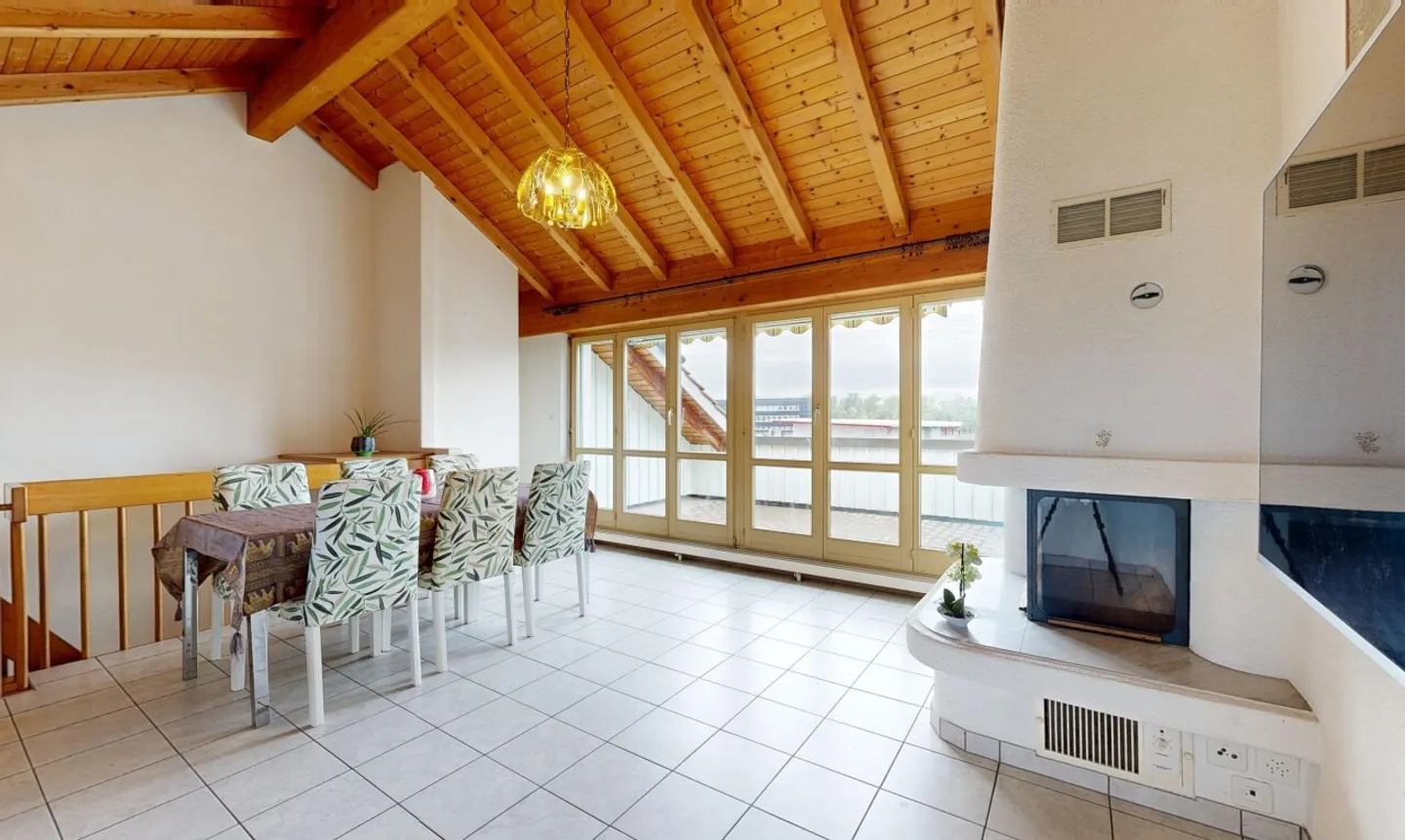 Appartement duplex 4 pièces avec terrasse et cheminée - Photo 5 sur 11