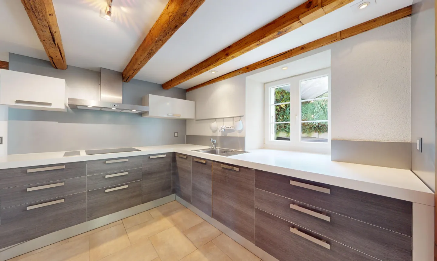 Maison familiale avec jardin - Photo 3 sur 13