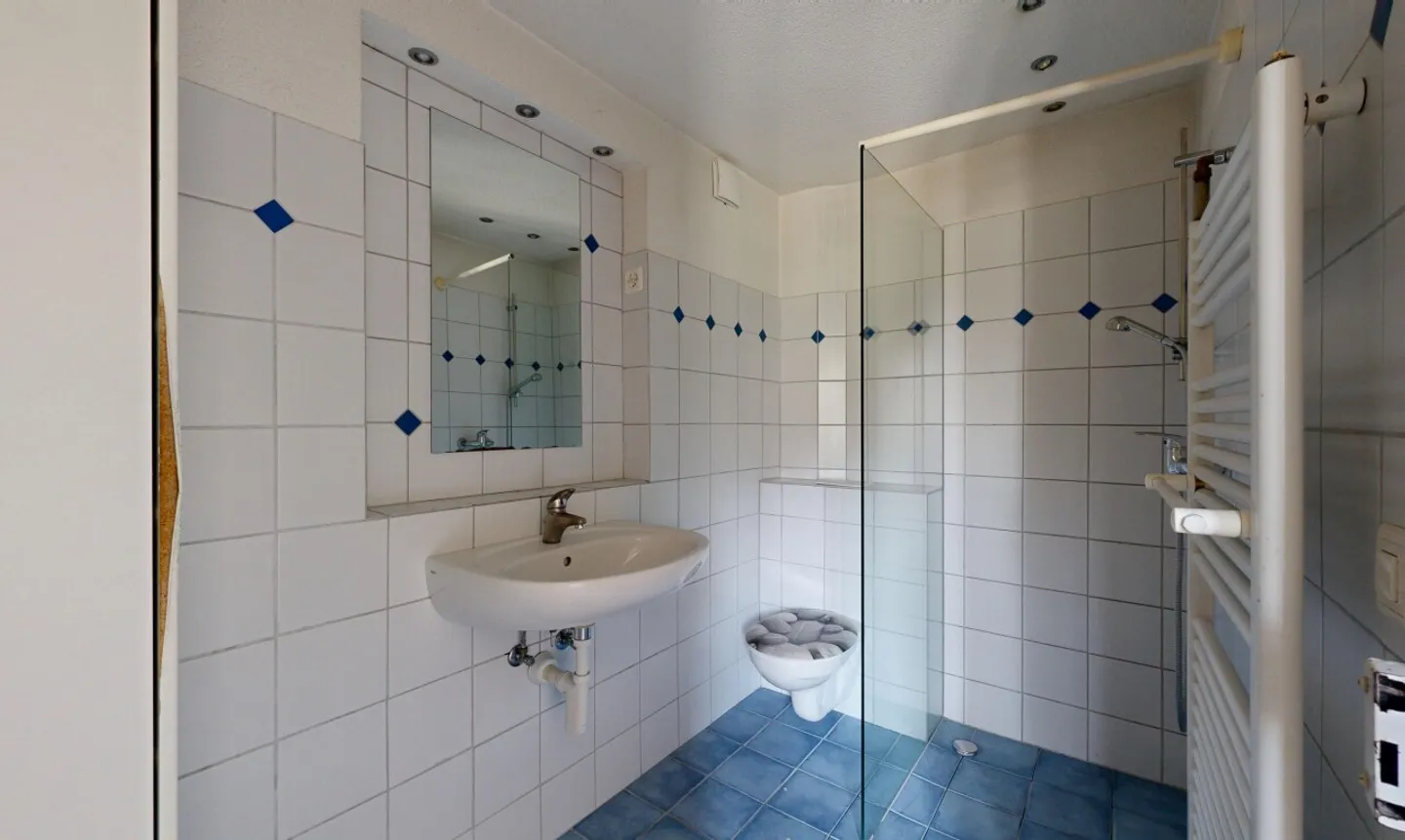 Detached property with space for your own ideas - Photo 7 of 11