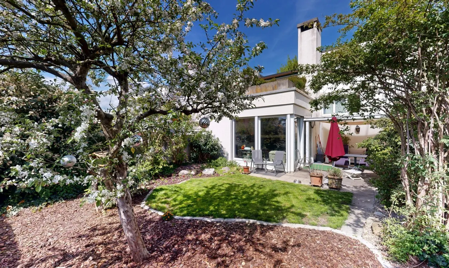 Charming Townhouse with Garden - Photo 1 of 11