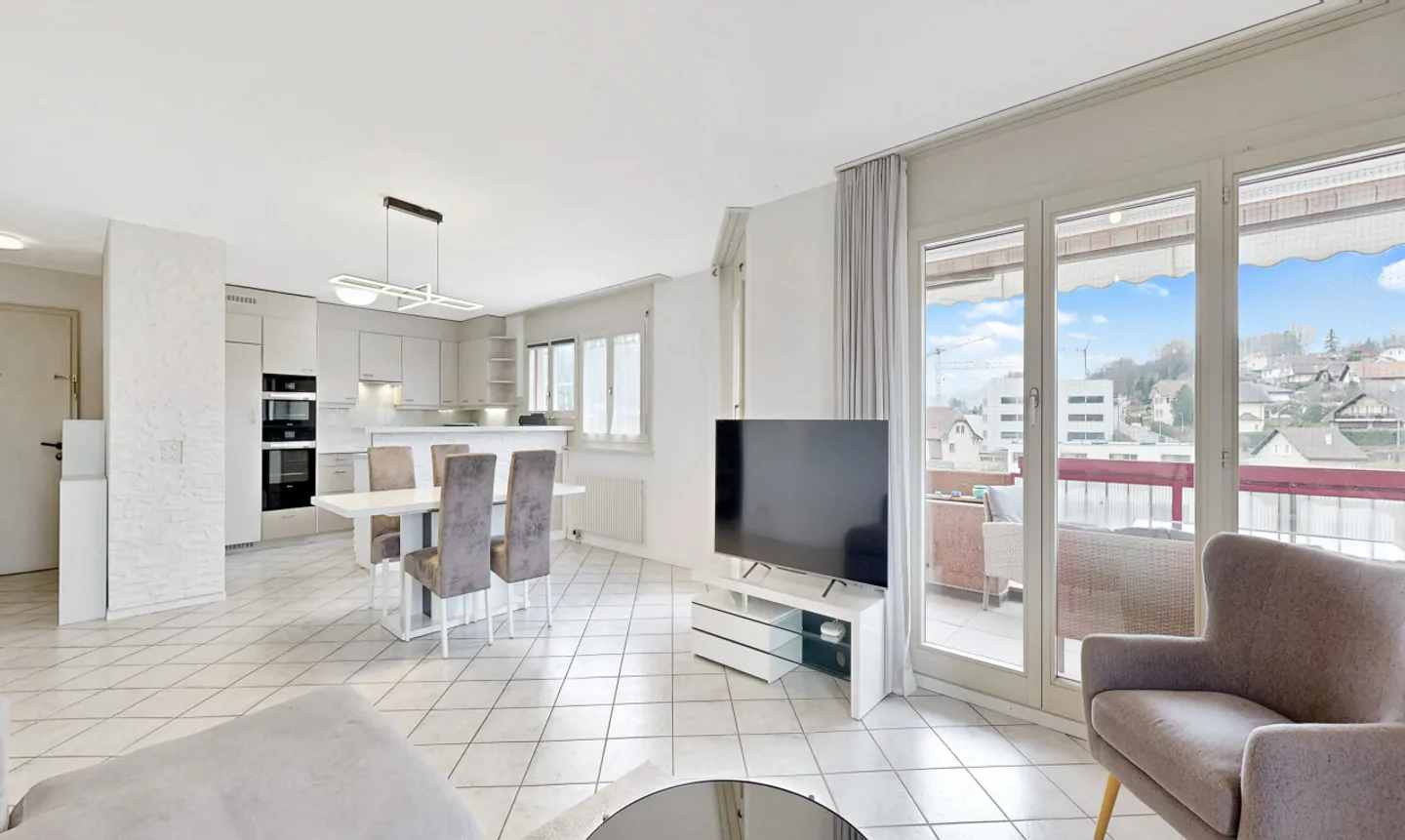 Bright apartment with large terrace in the heart of Châtel - Photo 3 of 13