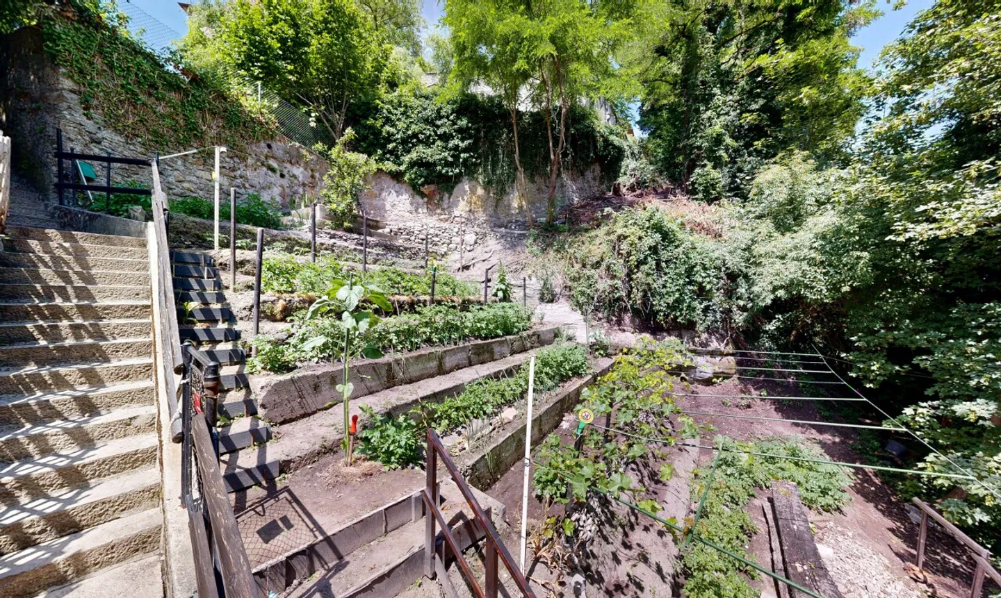 Character building in the heart of Moudon, ideal for investors - Photo 3 of 11