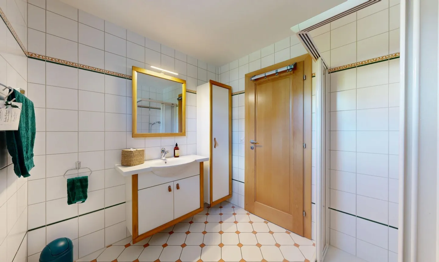 Magnifica casa di 6,5 stanze a Thielle - Foto 10 di 13