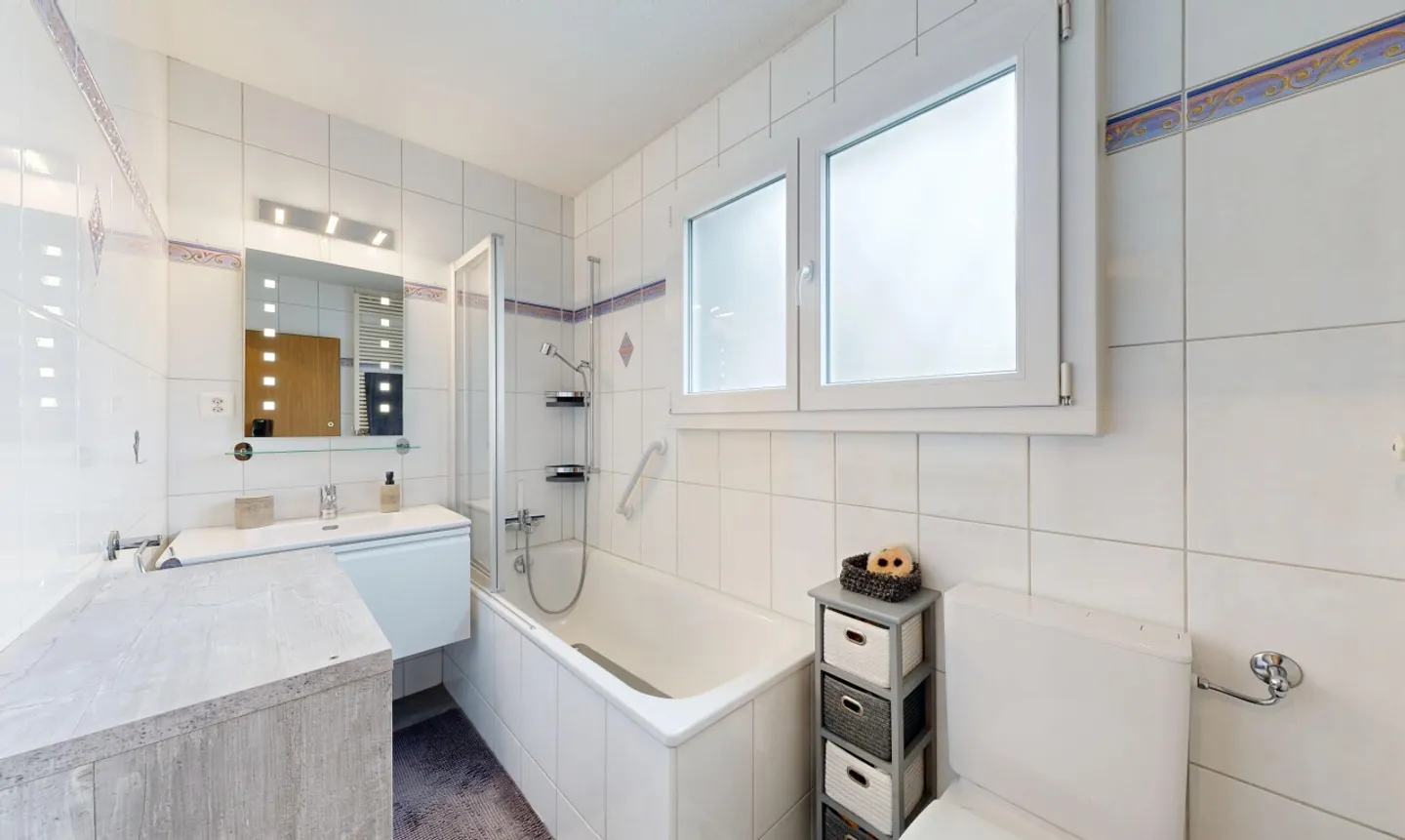 Renovated Family House: Garden, Terrace & Independent Potential - Photo 9 of 11