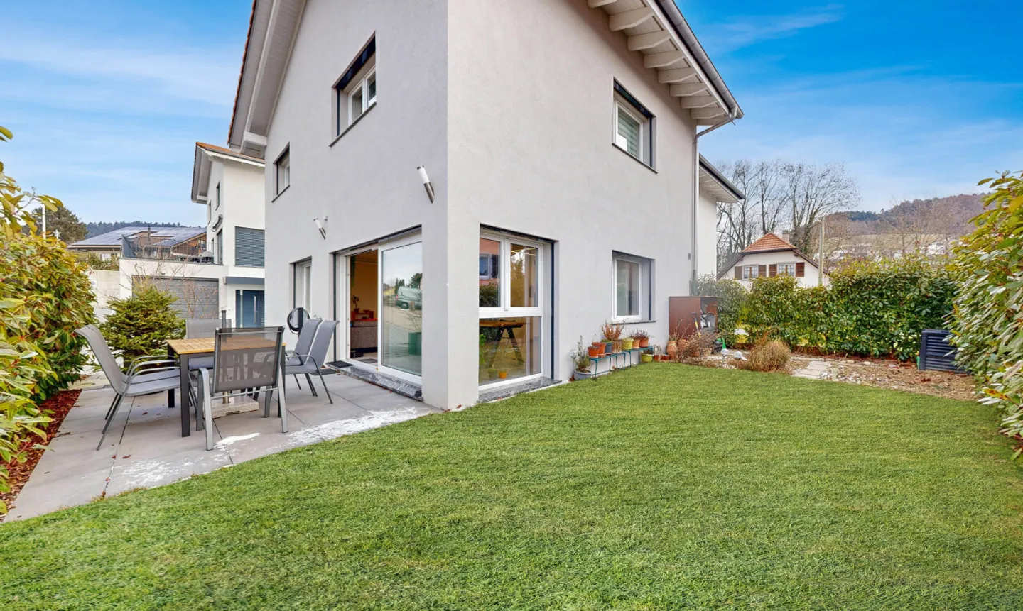 Moderne Villa in Ursy - Foto 1 von 11