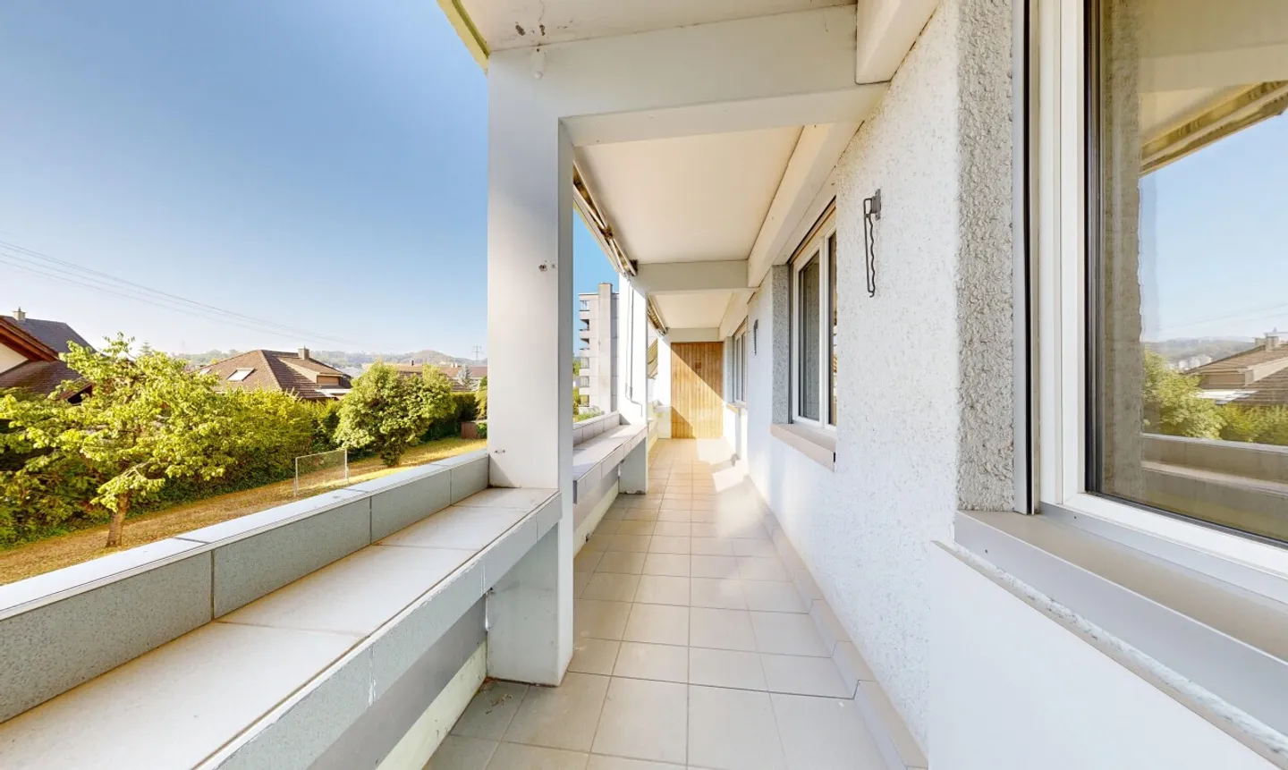 Practical 4-room apartment with large balcony in the Längi district - Photo 2 of 11