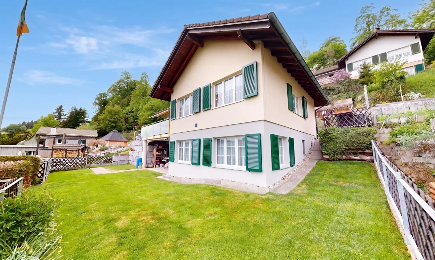 Casa familiare con vista incantevole - Foto 2 di 11