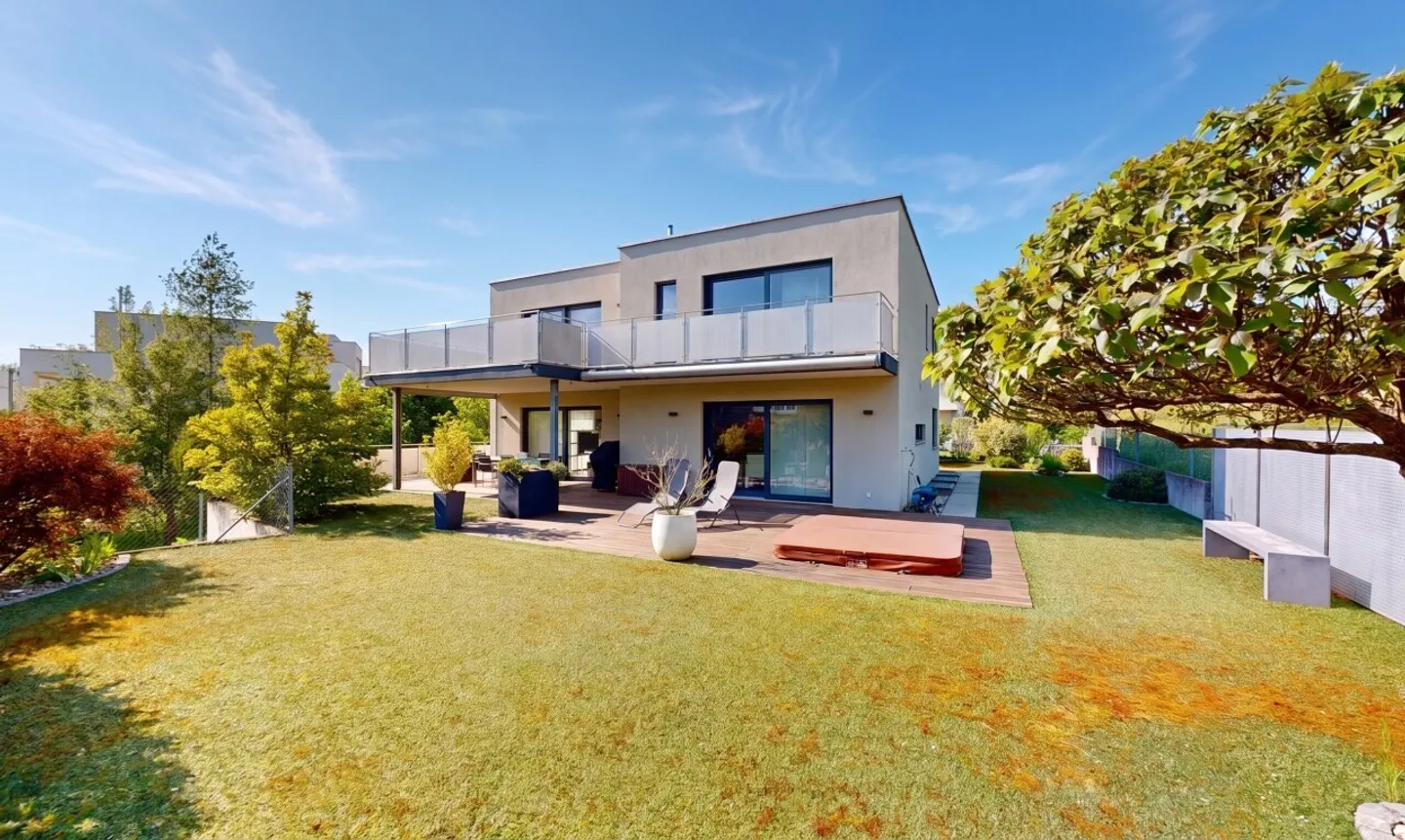 Unique Opportunity: High-Quality 6.5-Room Single-Family House - Photo 1 of 11