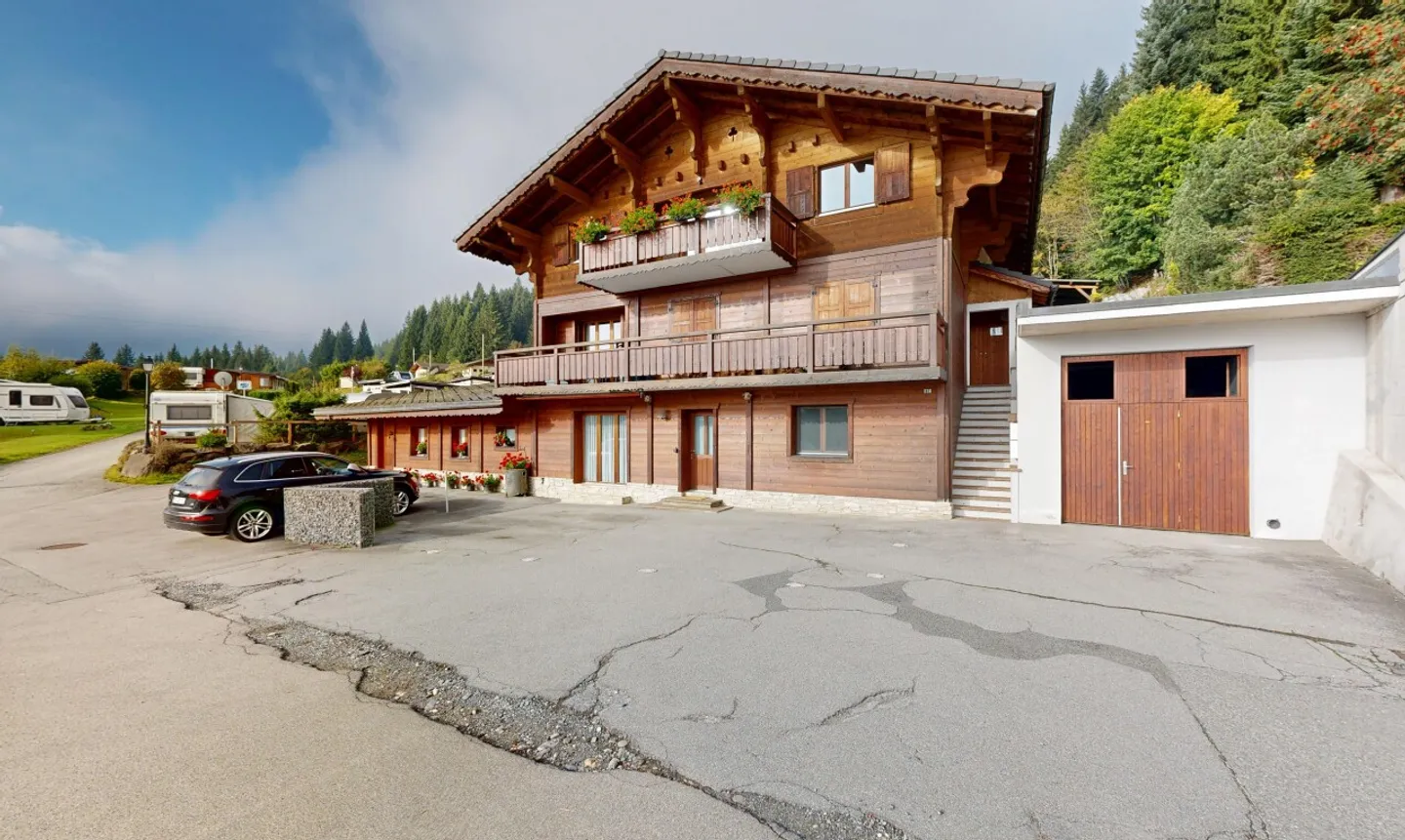 Spazioso appartamento con giardino privato vicino alle piste - Foto 3 di 11