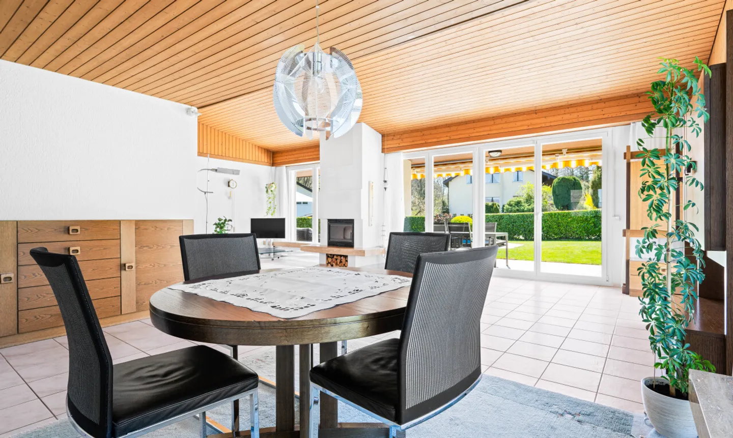 Family Paradise with Pool - Photo 3 of 11