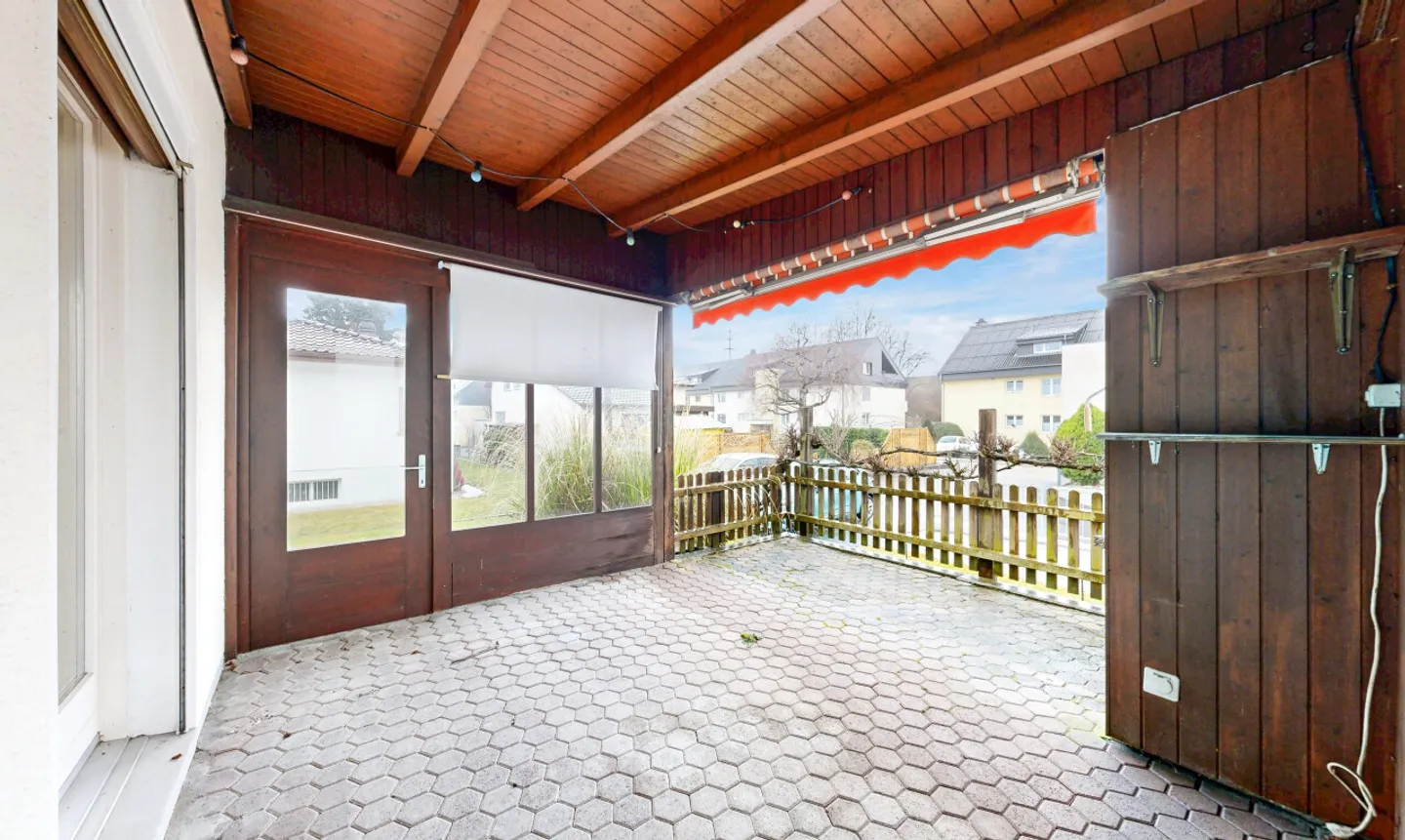 Freistehendes Einfamilienhaus mit Potenzial - Foto 3 von 11