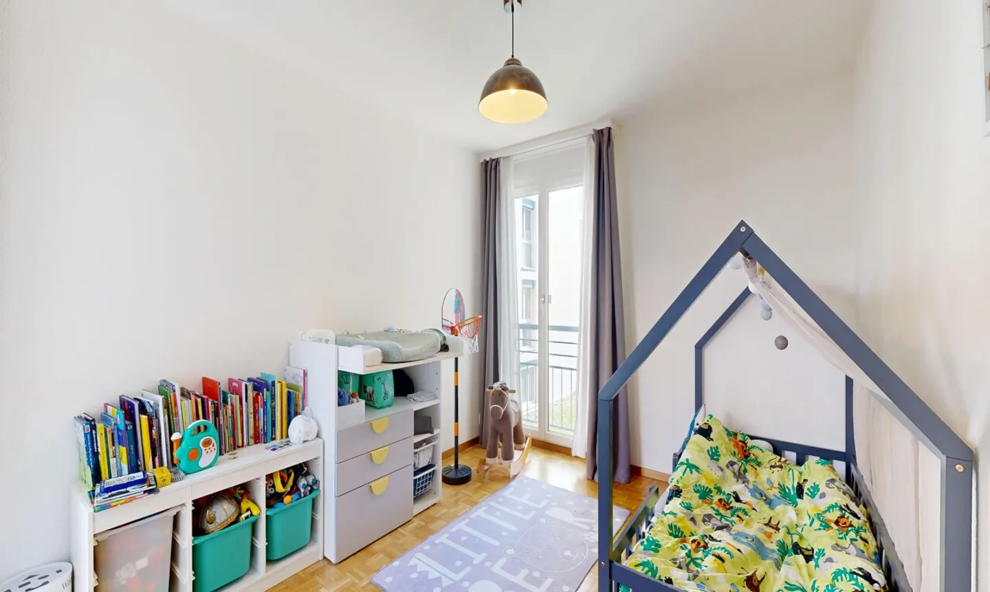 Coup de cœur : 4,5 pièces avec balcon et vue lac ! - Photo 9 sur 11